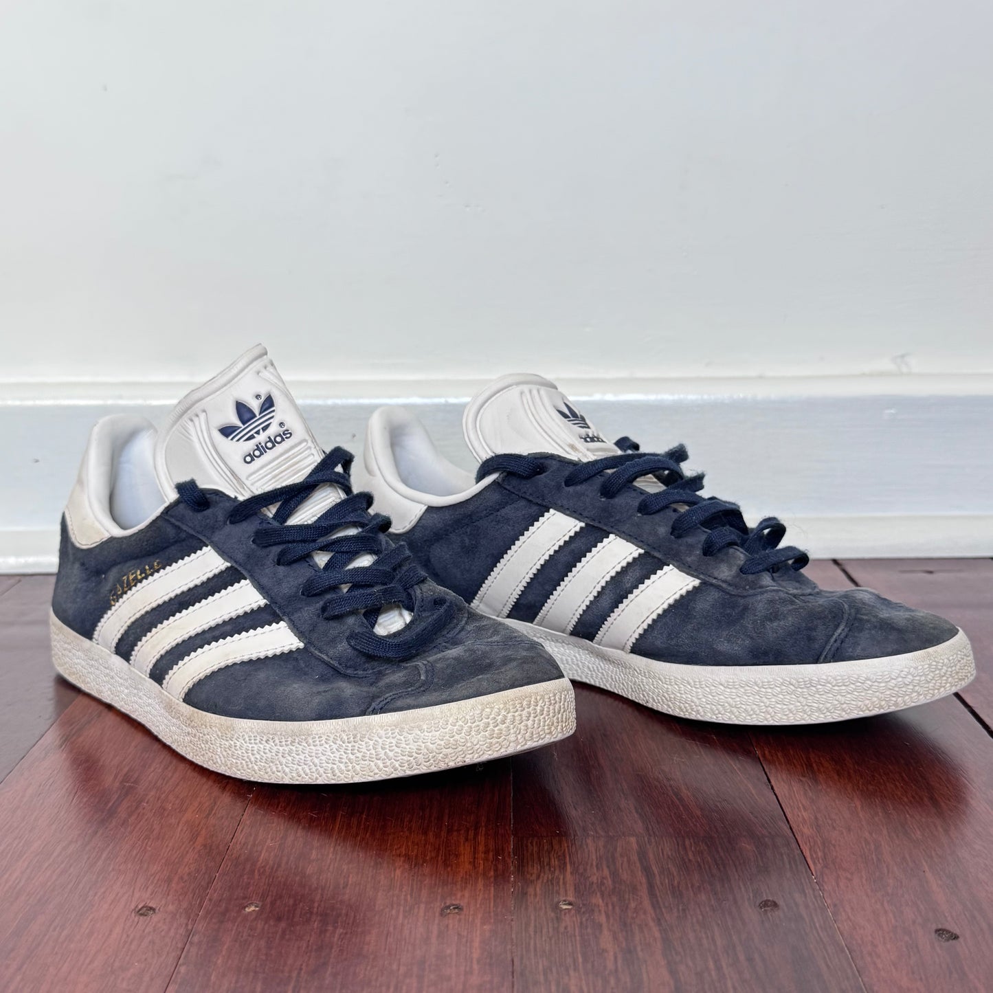Adidas Originals Gazelle Navy Suede Sneakers – Size 7.5 US
