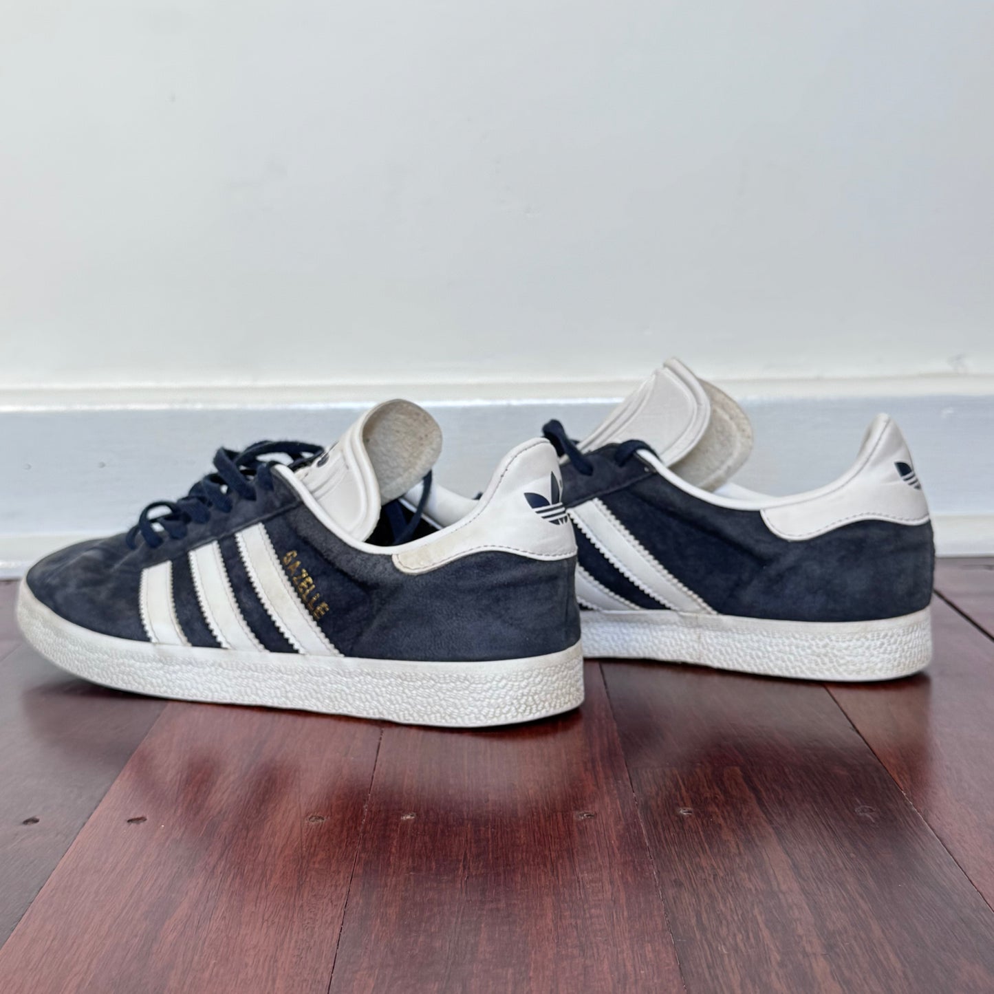 Adidas Originals Gazelle Navy Suede Sneakers – Size 7.5 US