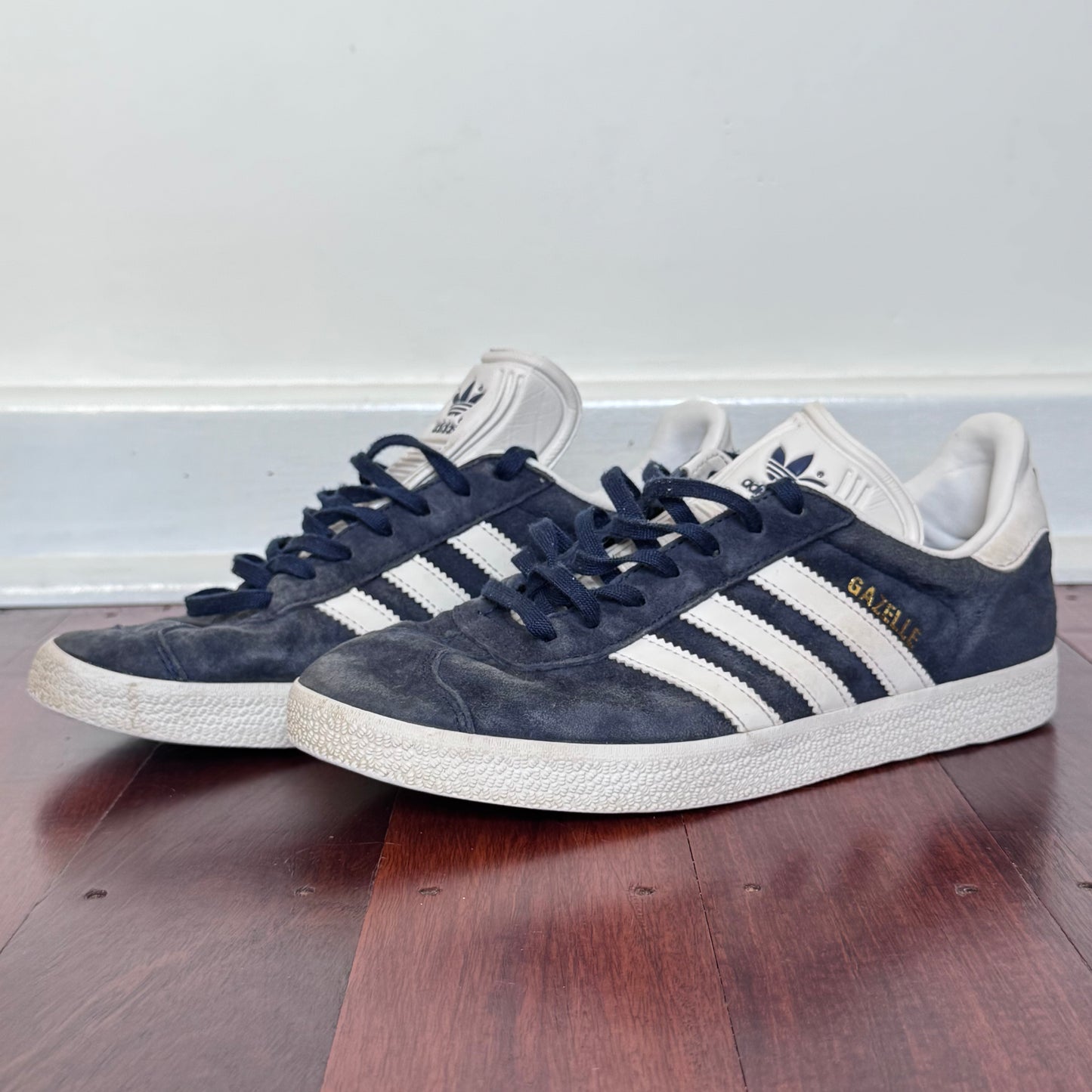 Adidas Originals Gazelle Navy Suede Sneakers – Size 7.5 US