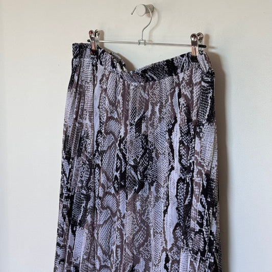 &me Snakeskin Pleated Midi Skirt – Size 12